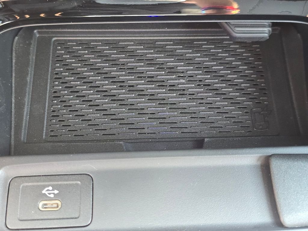 New 2026 Mountain Grey Metallic Mercedes-Benz GLB 250 image 32