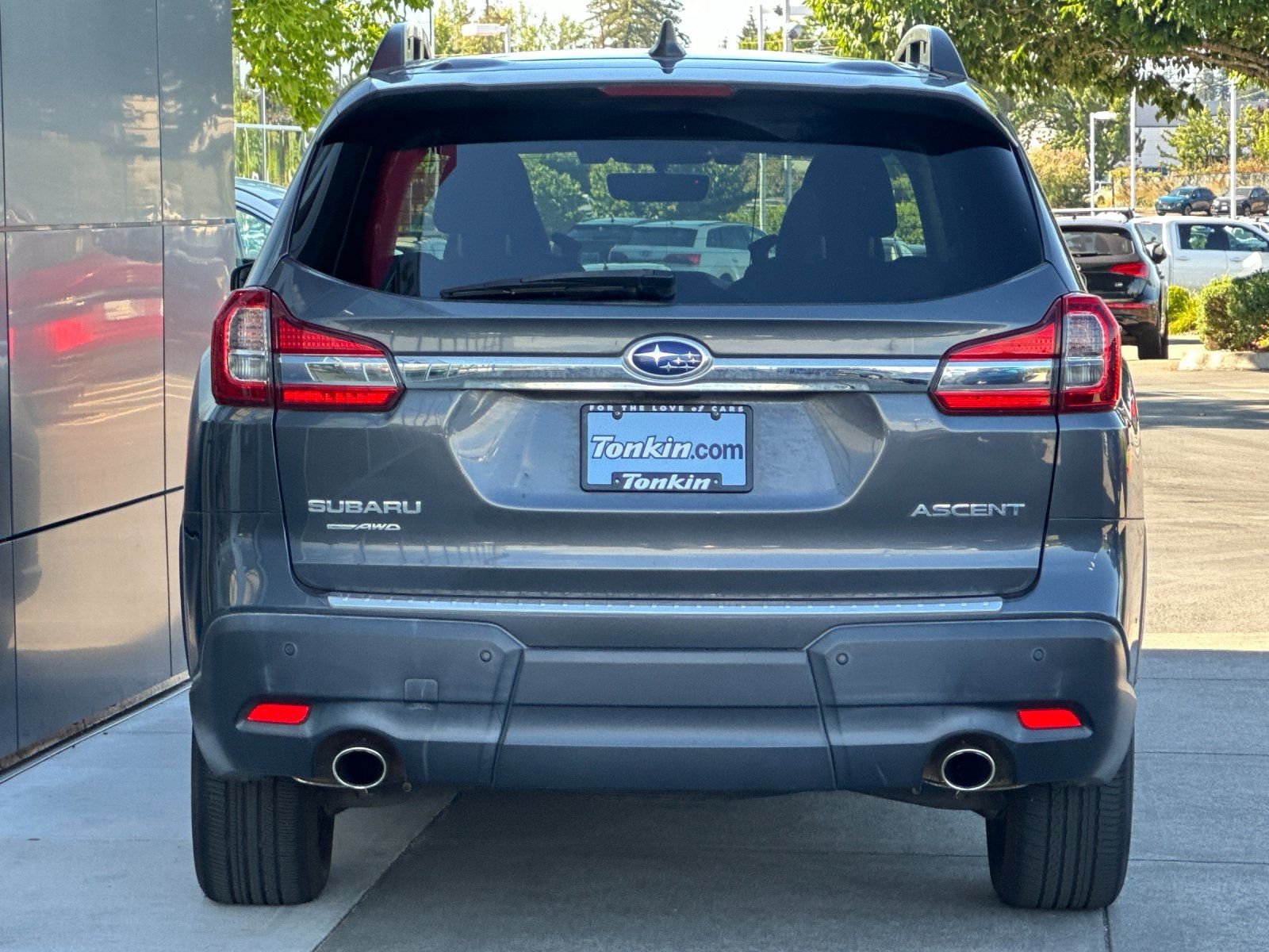 Used 2020 Magnetite Gray Metallic Subaru Premium image 4