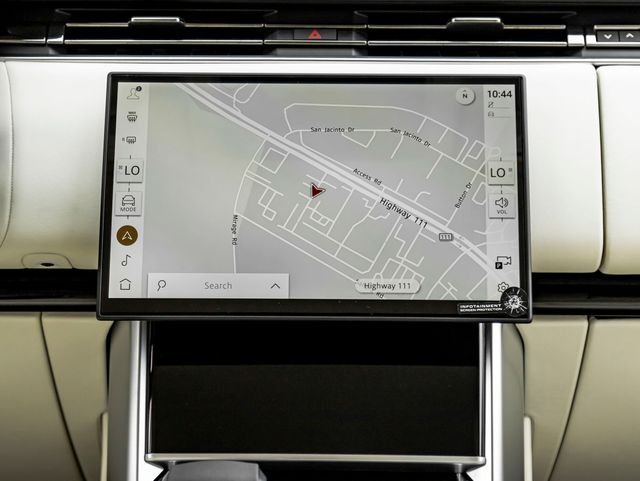 New 2026 Ostuni Pearl White LAND ROVER SE 7 Seats image 18