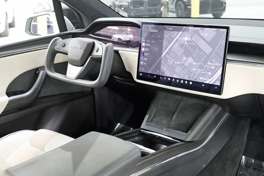 Used 2022  Tesla Plaid image 33