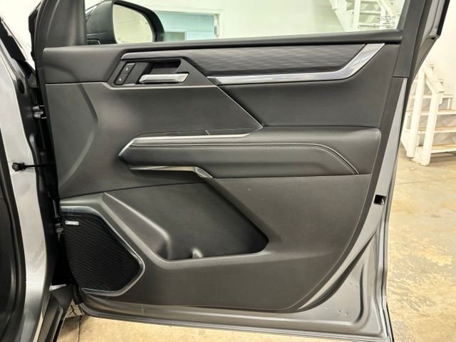 Used 2026 Silver GMC Elevation image 23