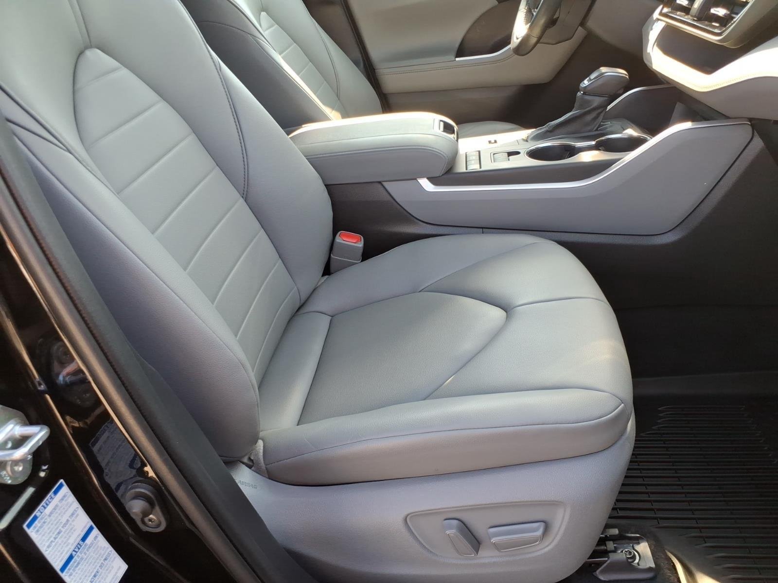 Used 2020 Midnight Black Metallic Toyota Hybrid XLE image 23
