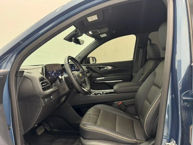 Used 2026 Lakeshore Blue Metallic Chevrolet High Country image 19