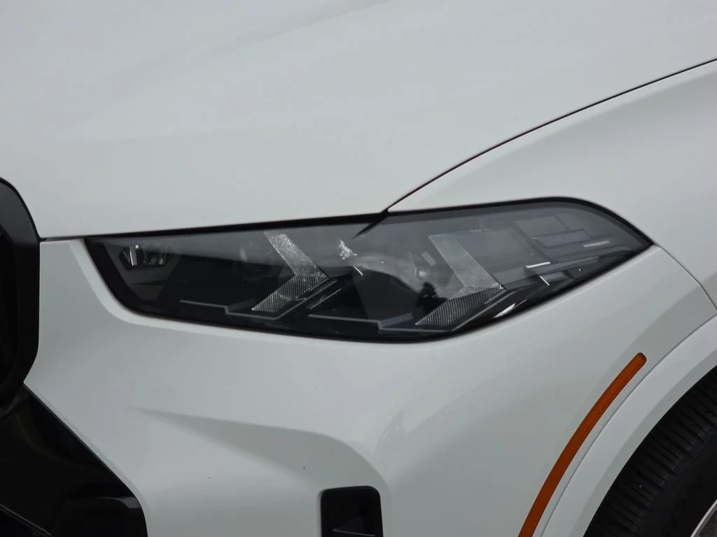 Used 2024 Alpine White BMW xDrive40i image 32