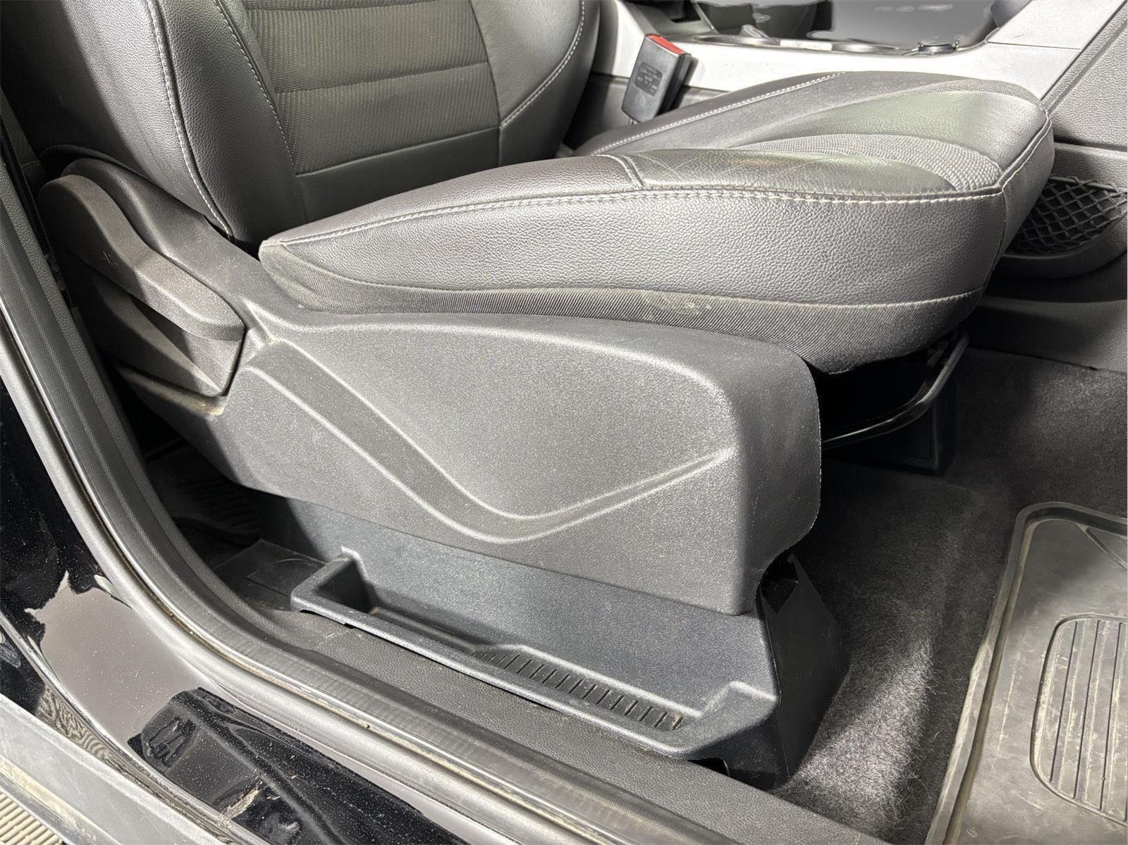 Used 2016 Shadow Black Ford SE image 23