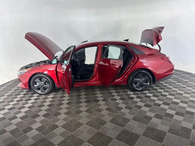 Used 2023 Red Hyundai SEL image 11