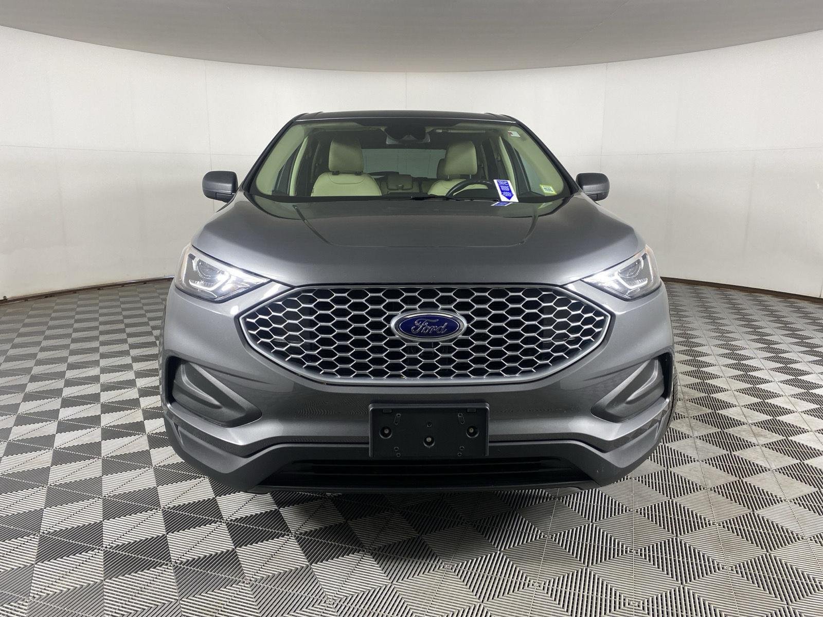 Used 2024 Carbonized Gray Metallic Ford SE image 17
