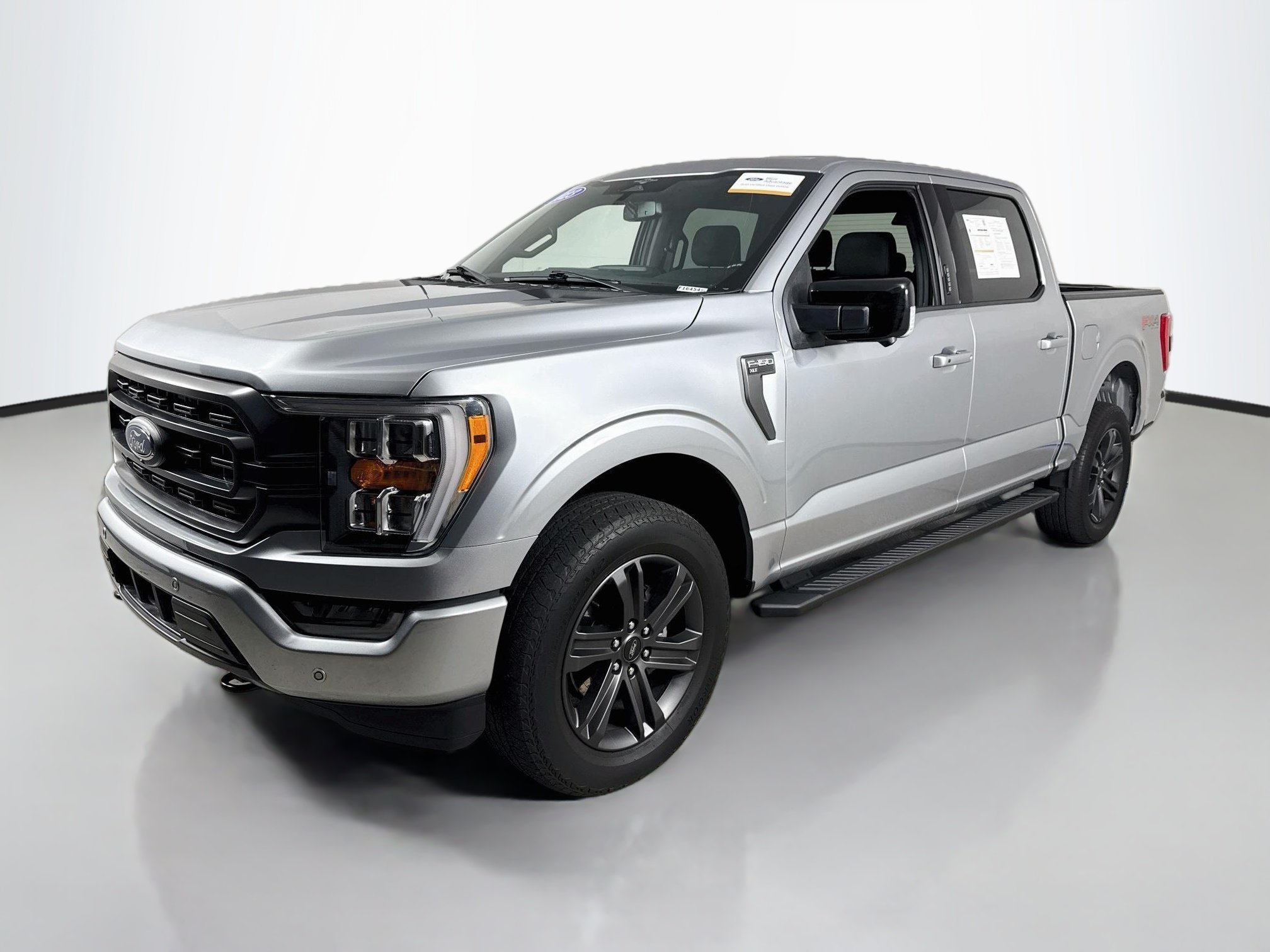 Used 2023 Iconic Silver Metallic Ford XLT image 3