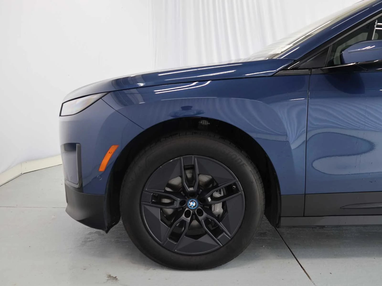 Used 2024 Phytonic Blue Metallic BMW xDrive50 image 10