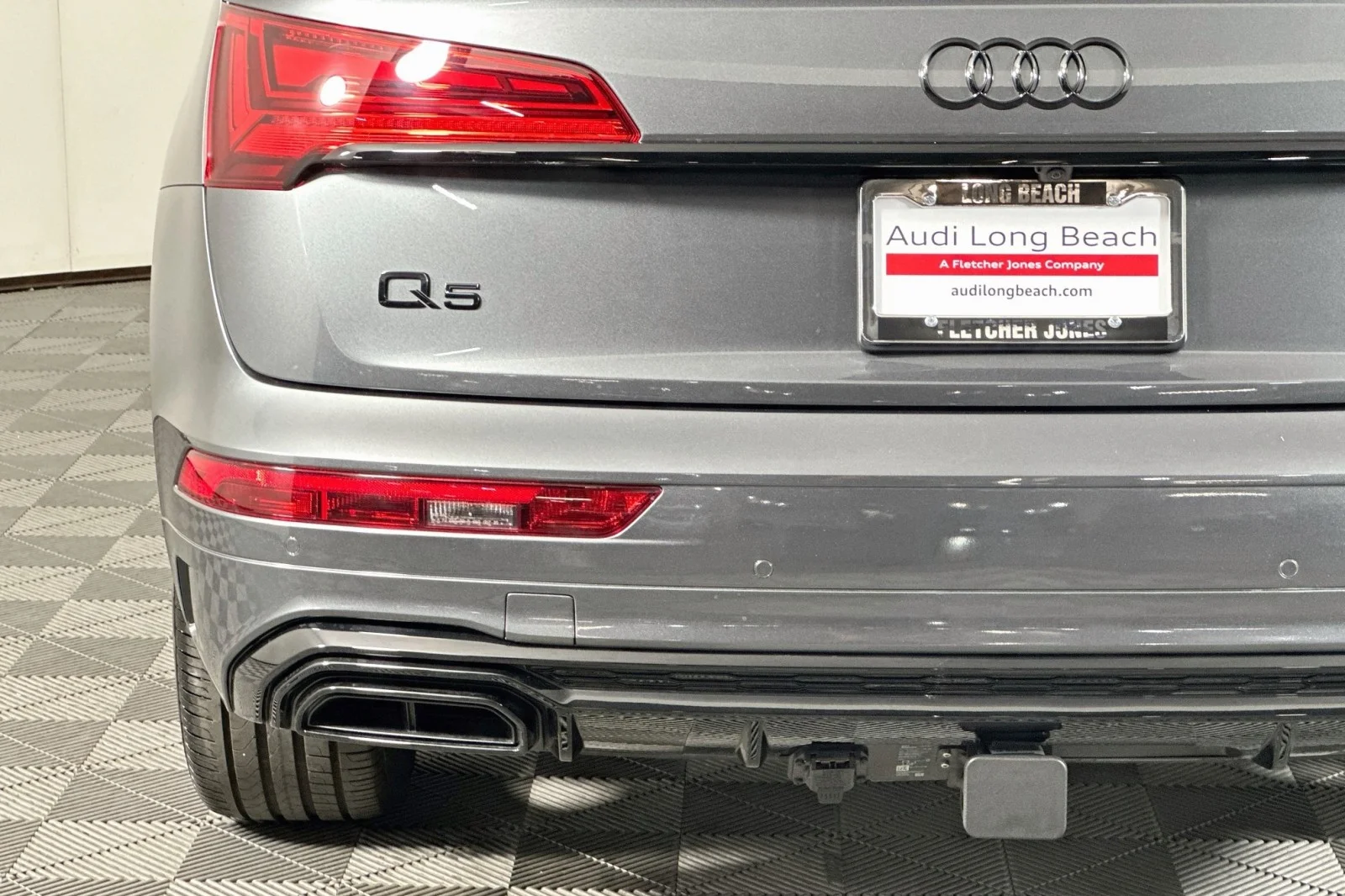 Used 2024 Daytona Gray Pearl Effect Audi S line Premium Plus image 17