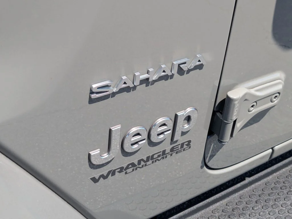 Used 2022 Sting-Gray Clearcoat Jeep Unlimited Sahara image 29