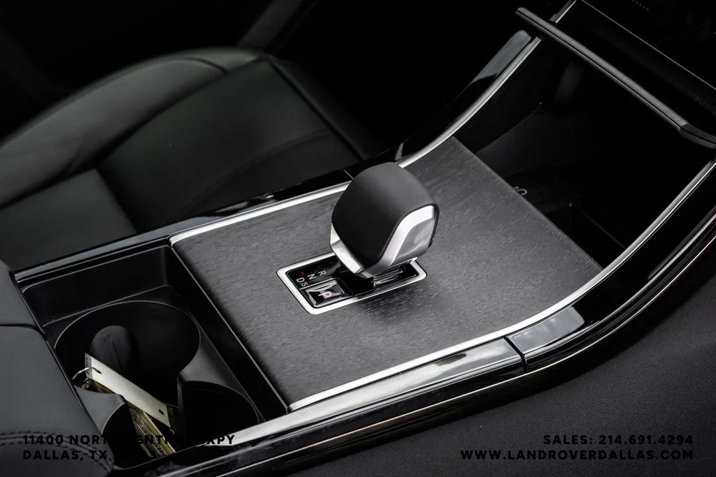 New 2026 Fuji White Land Rover S image 24
