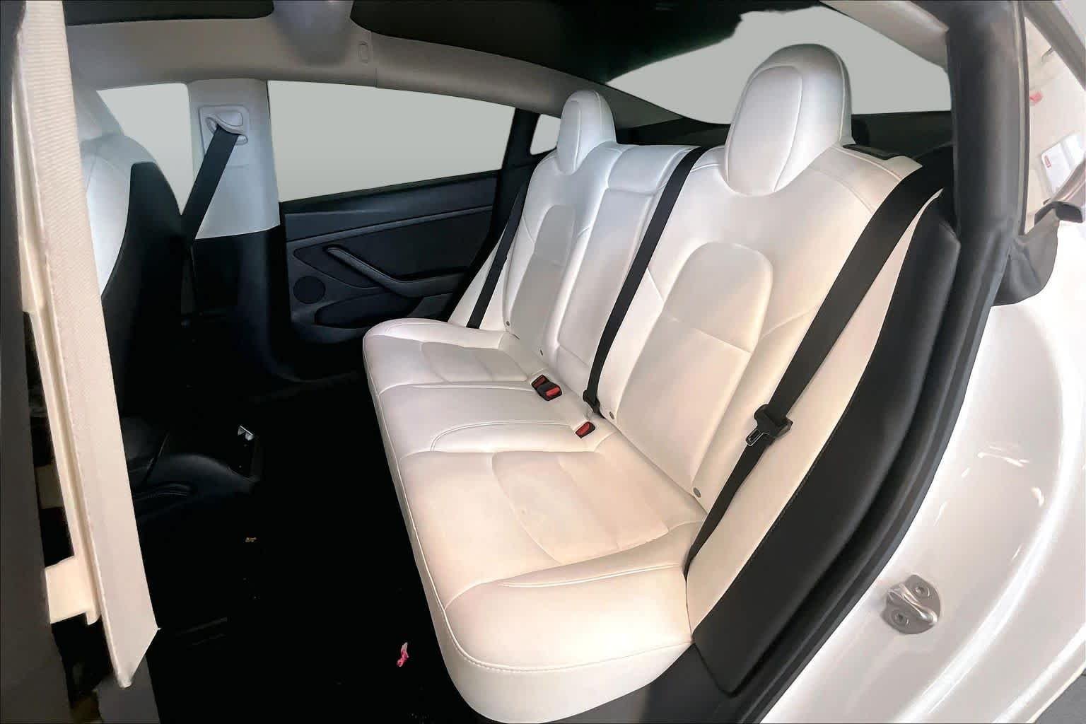 Used 2021  Tesla Standard Range Plus image 17