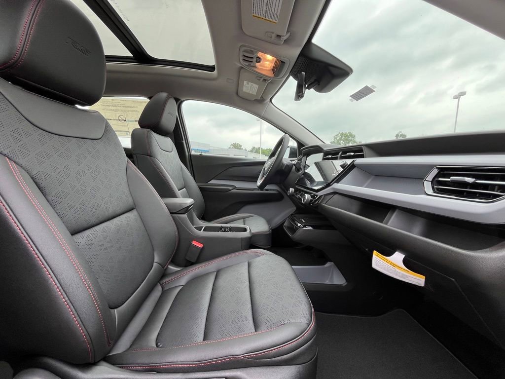 2027 Chevrolet Bolt RS - Photo 20