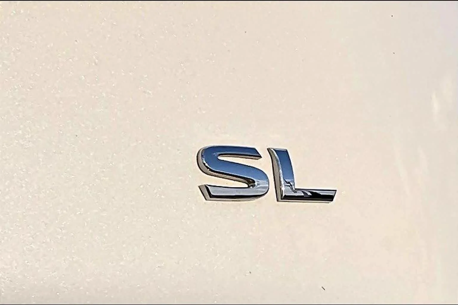 Used 2023 Pearl White Tricoat Nissan SL image 10