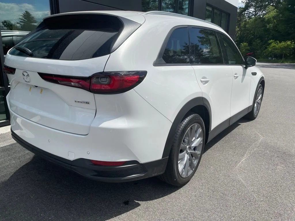 Certified Used 2026 White Mazda 3.3 Turbo Preferred image 5