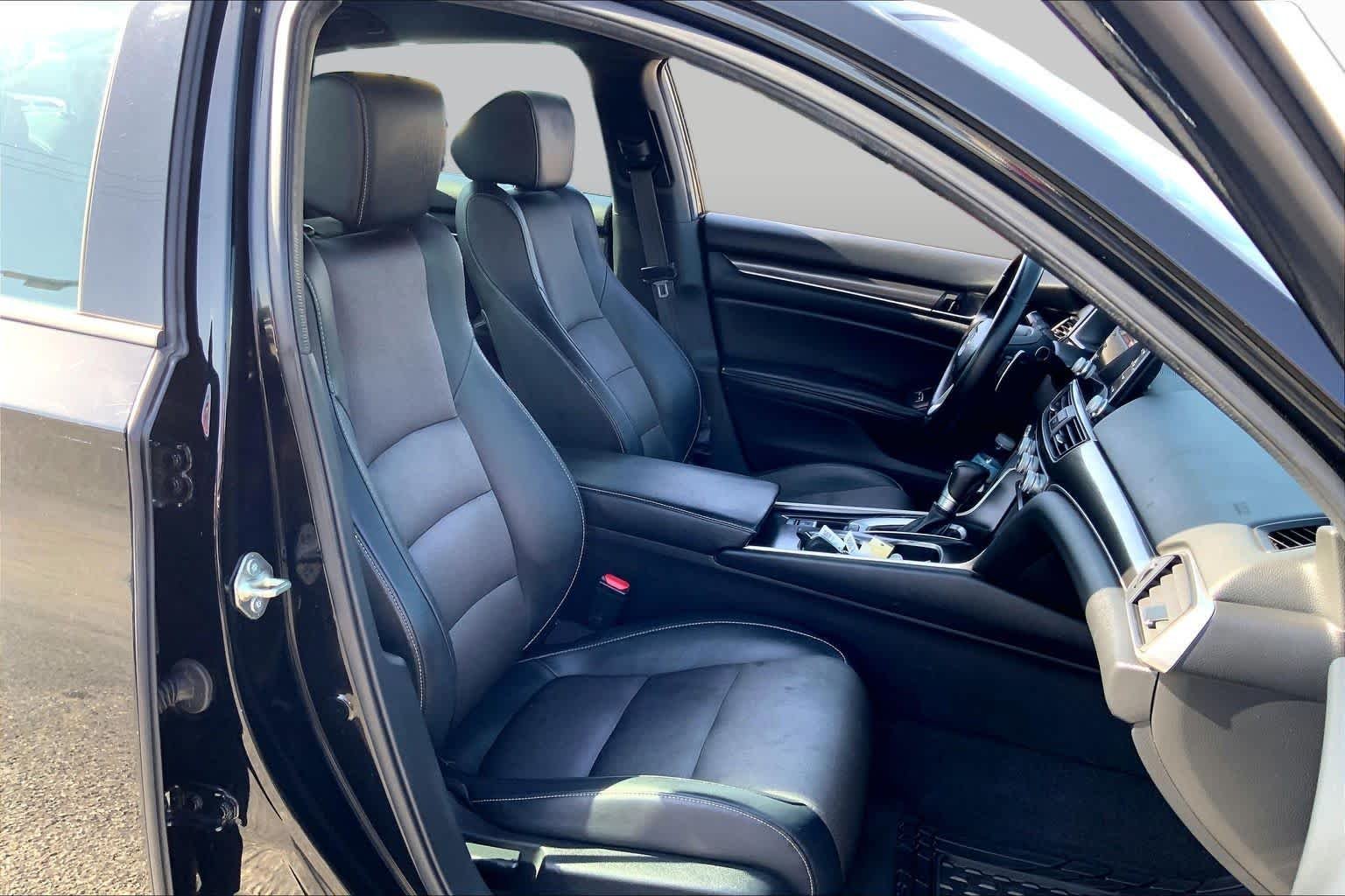Used 2018  Honda Sport 1.5T image 9