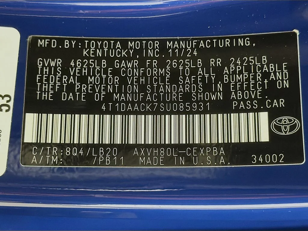 Used 2025 Reservoir Blue Toyota XSE image 32