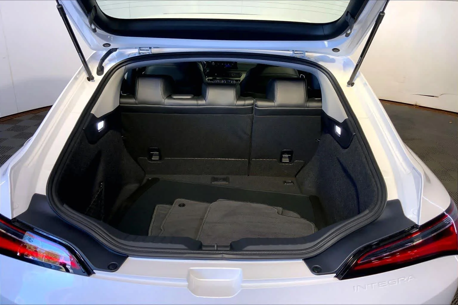 Certified Used 2026 Platinum White Pearl Acura BASE image 36