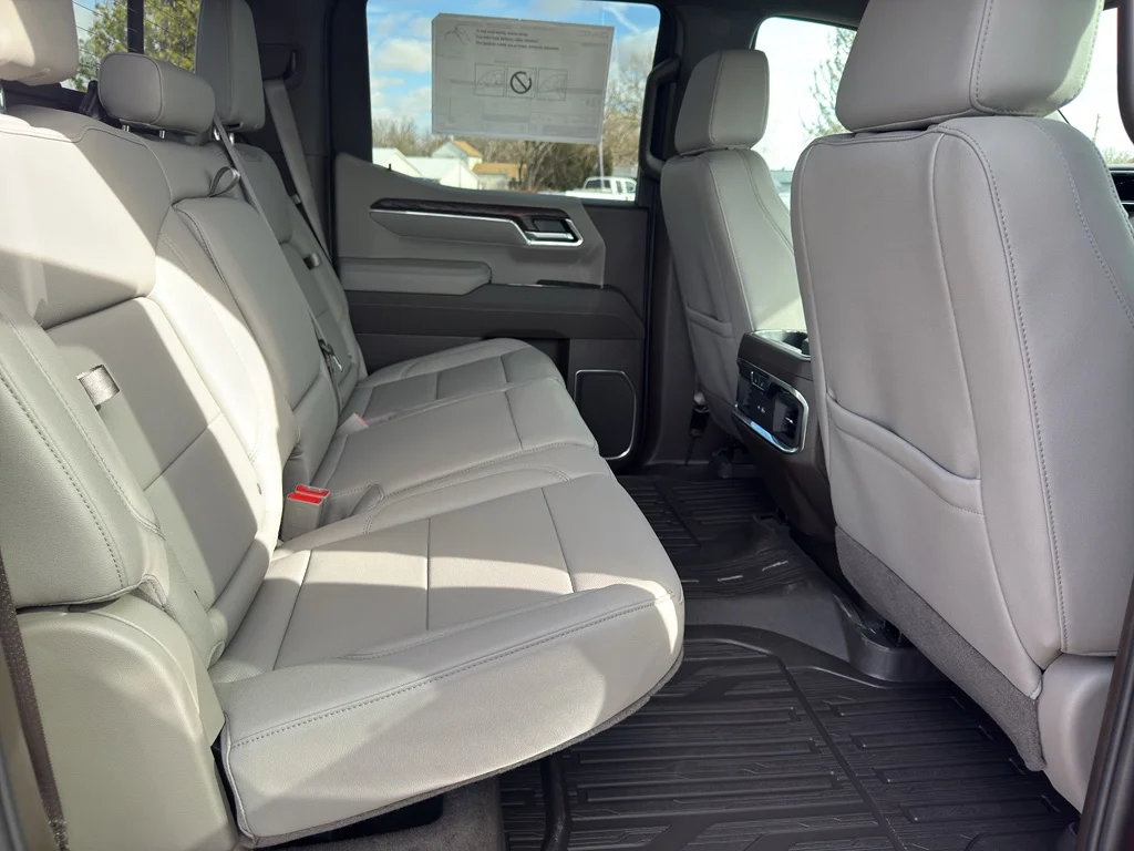 2026 GMC Sierra 1500 SLT - Photo 19