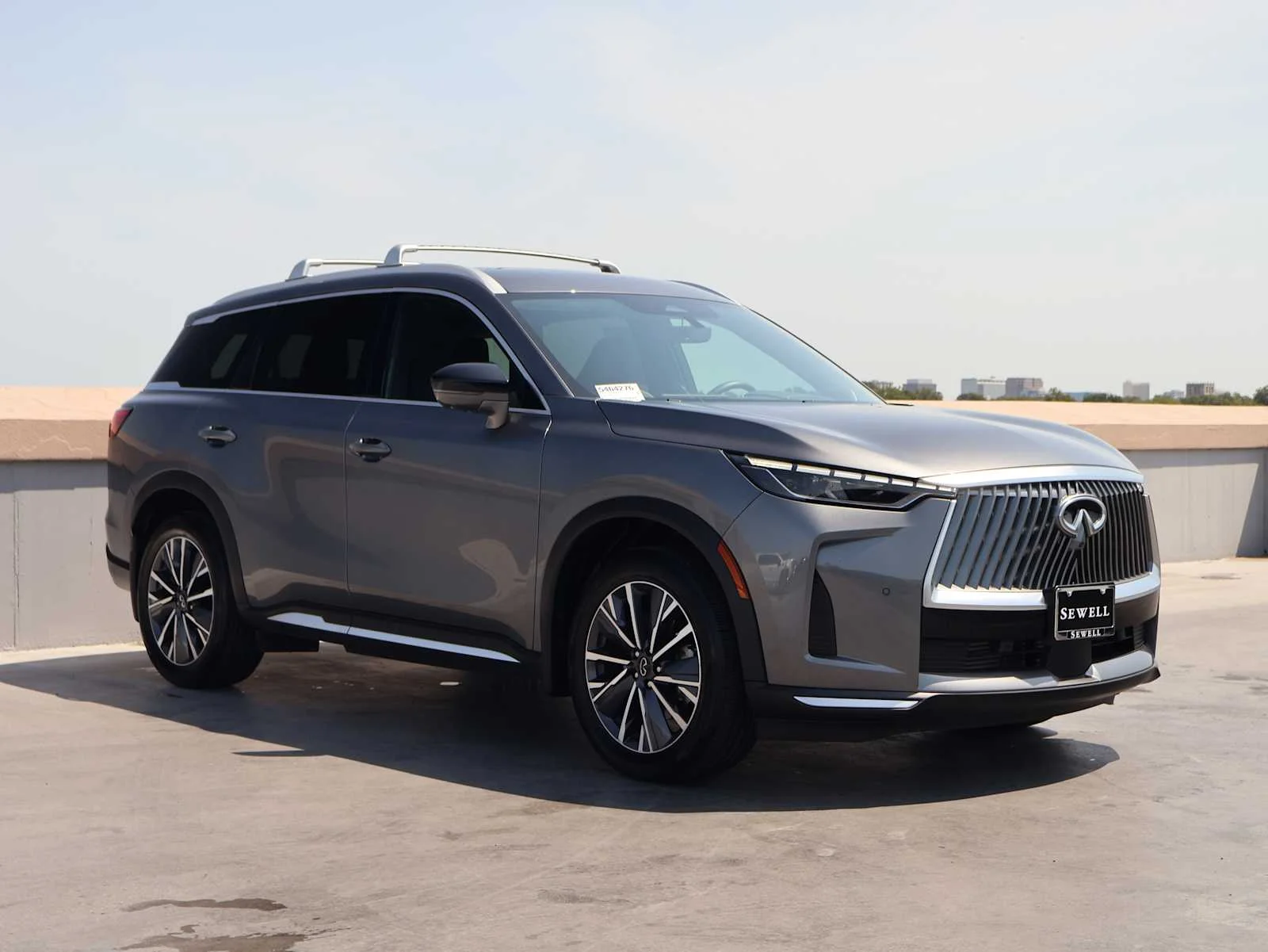 Certified Used 2026 Graphite Shadow INFINITI LUXE image 4