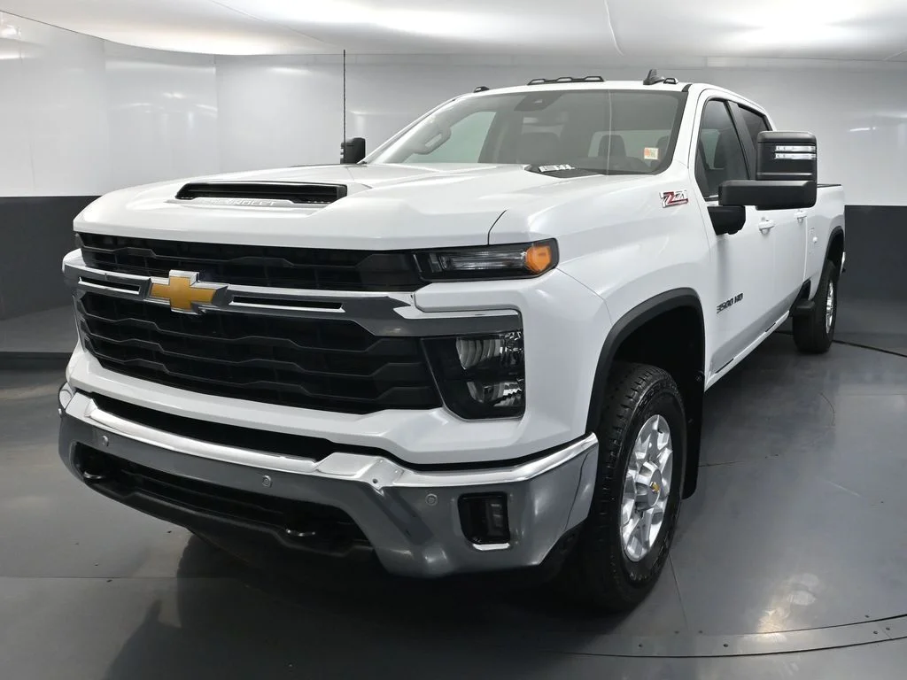 Certified Used 2025 White Chevrolet LT image 8
