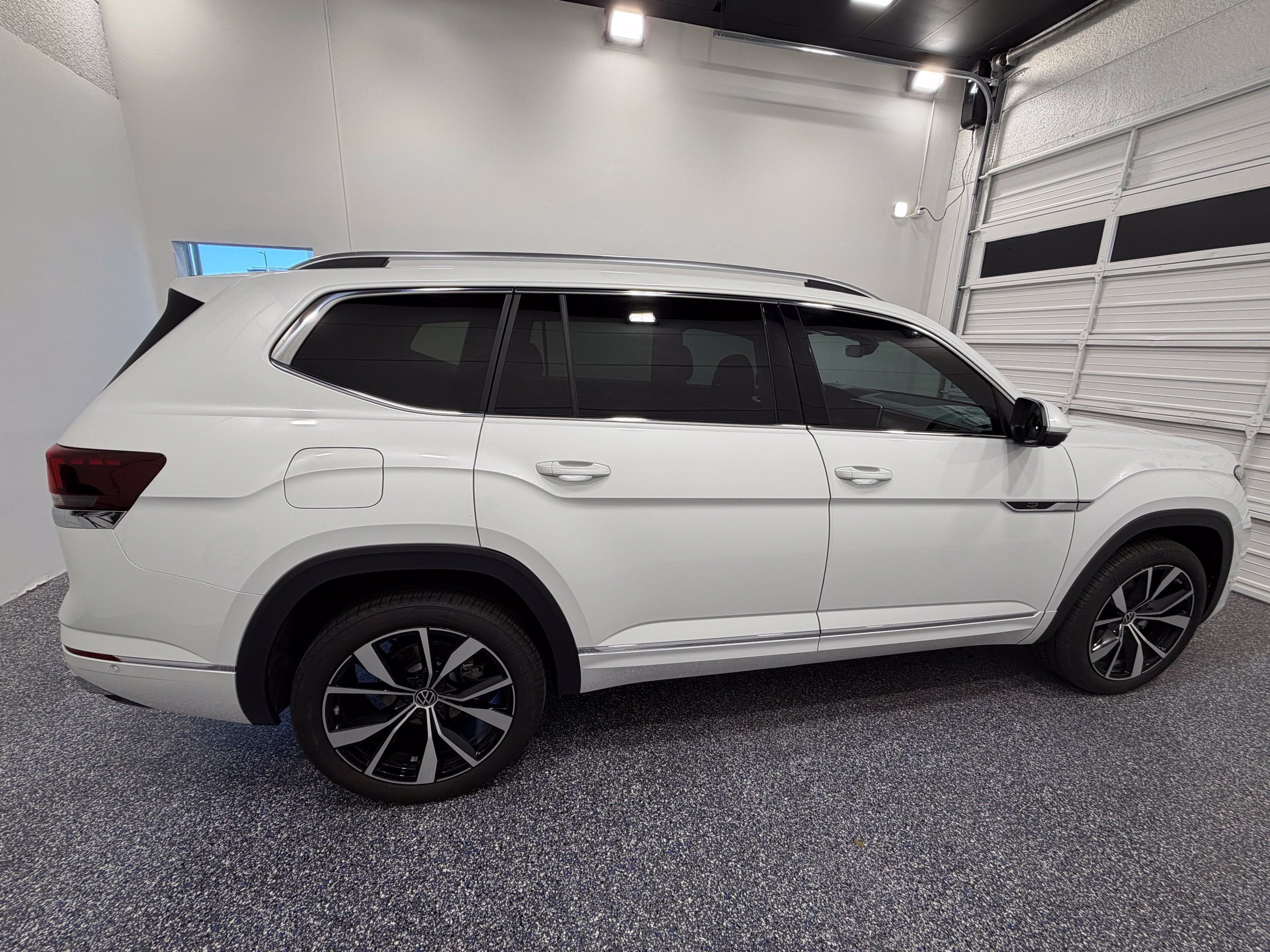 2025 Volkswagen Atlas SEL Premium R-Line - Photo 7