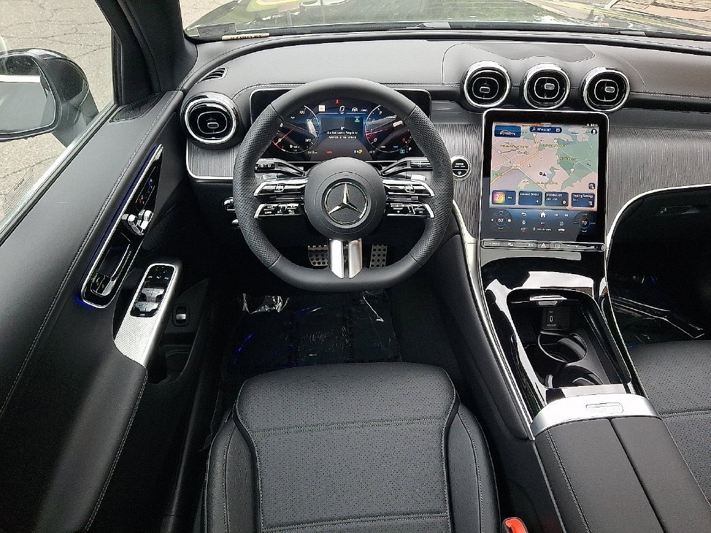 New 2027 Black Mercedes-Benz GLC 300 image 32
