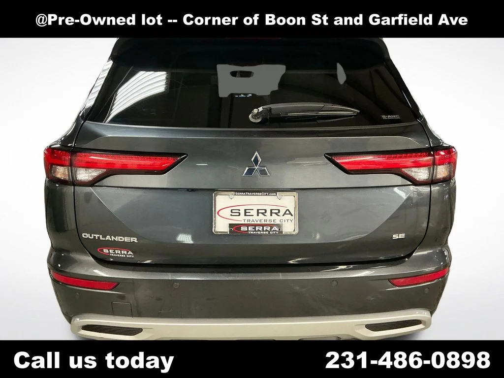 Used 2024  Mitsubishi SE image 4