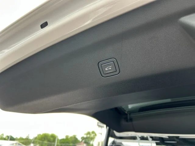 2026 GMC Yukon AT4 - Photo 14