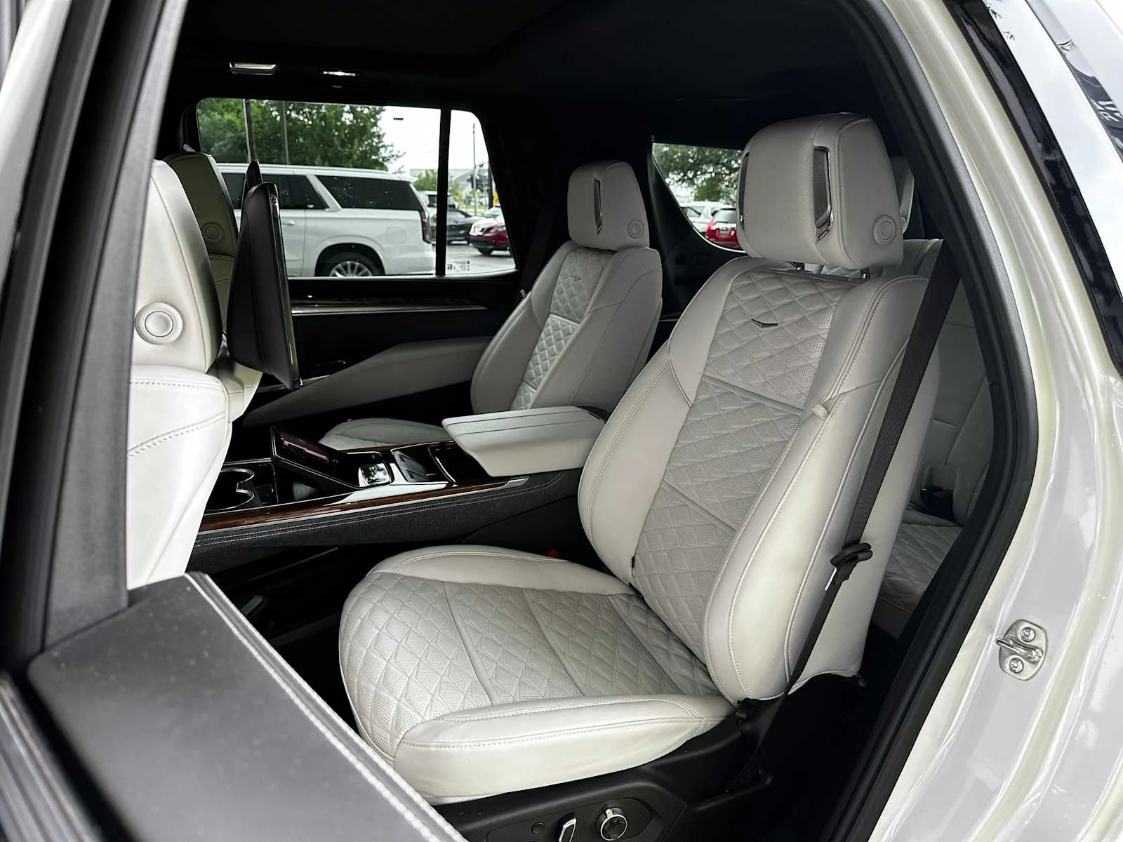 Certified Used 2025 Crystal White Tricoat Cadillac Sport Platinum image 25