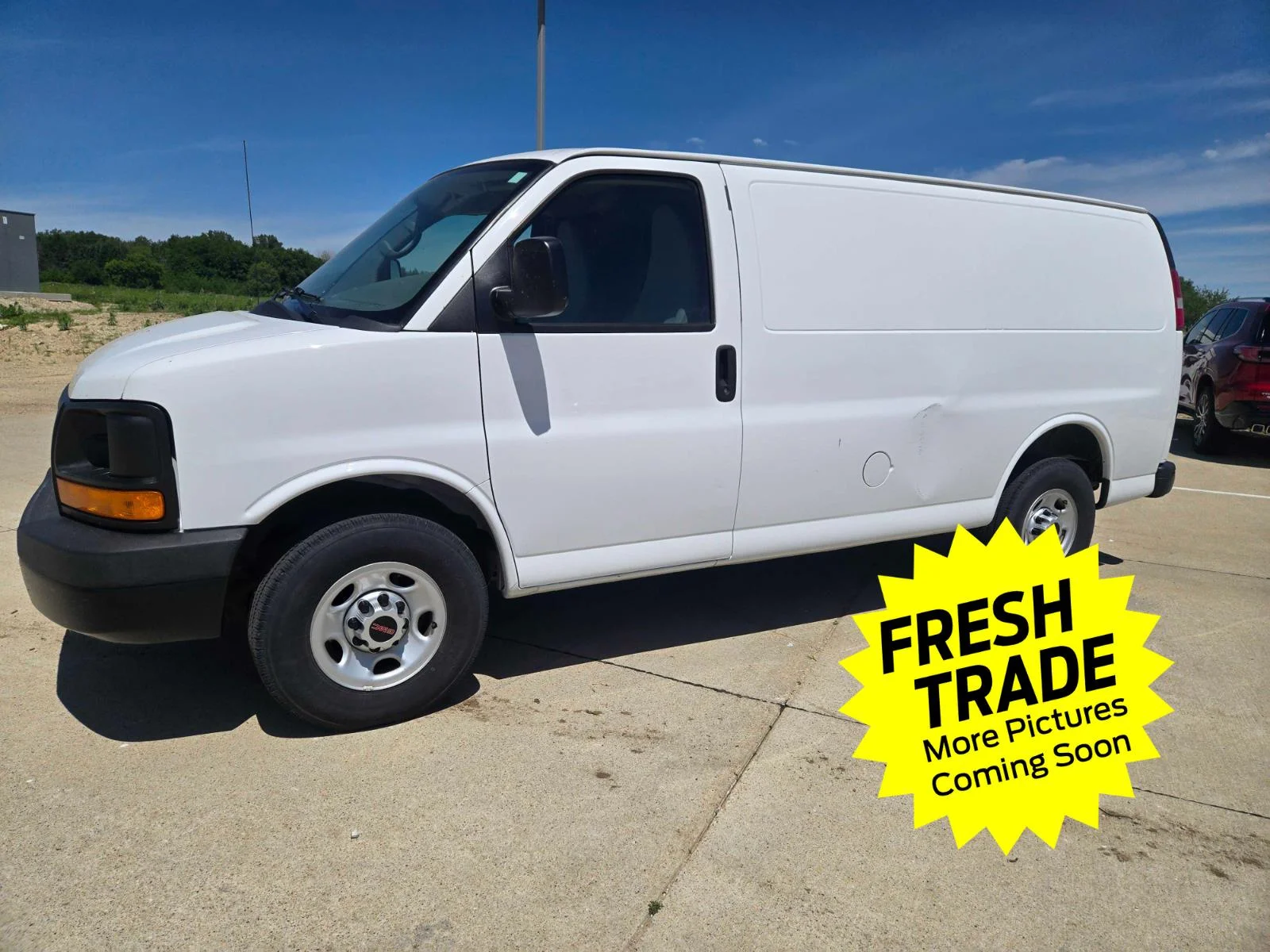 2015 GMC Savana 2500 Cargo Van's photo