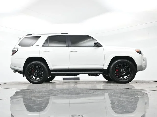 Used 2019 Super White Toyota SR5 image 30