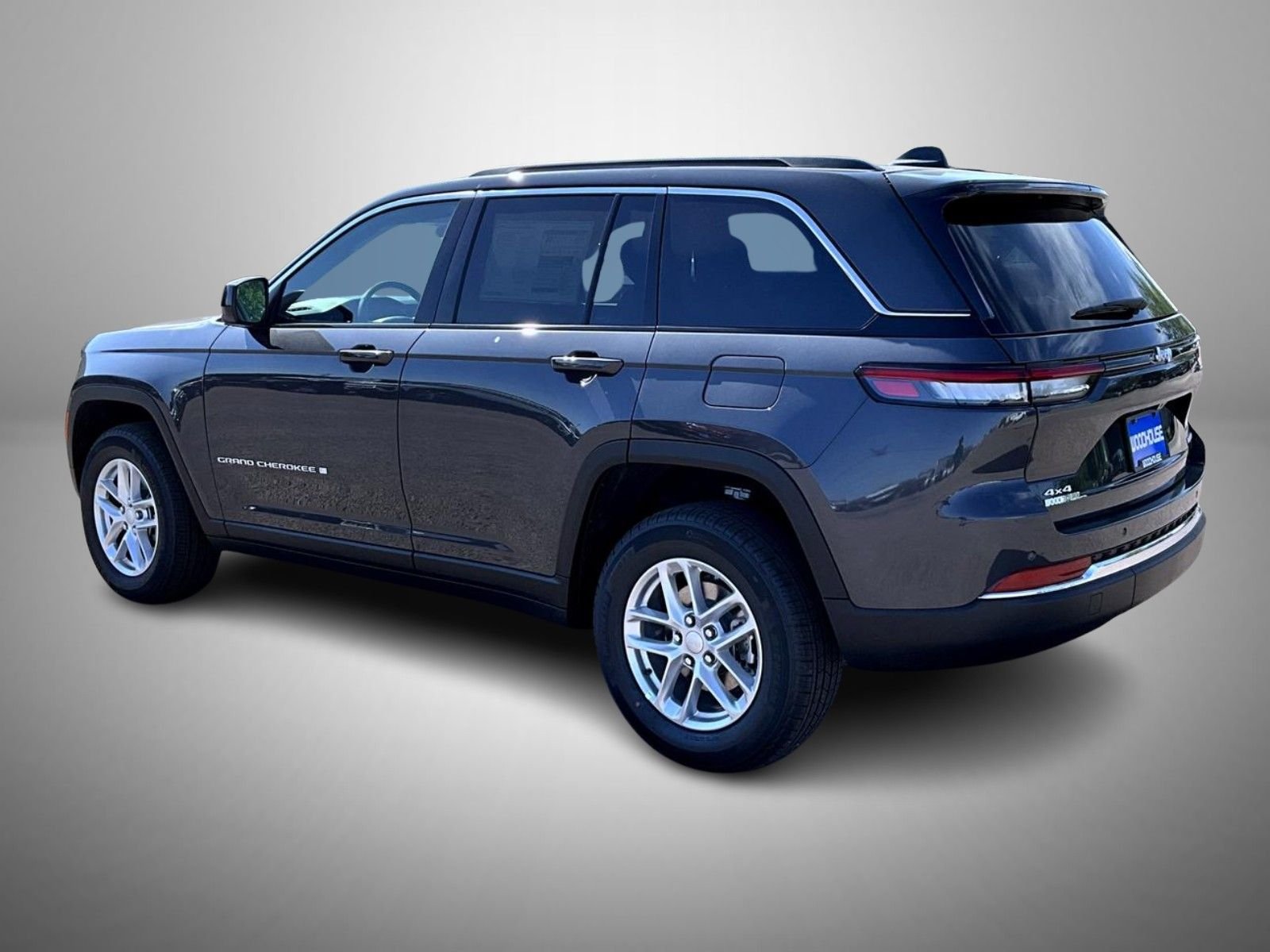 New 2026 Baltic Gray Metallic Clear-Coat Exterior Paint Jeep Laredo X image 7