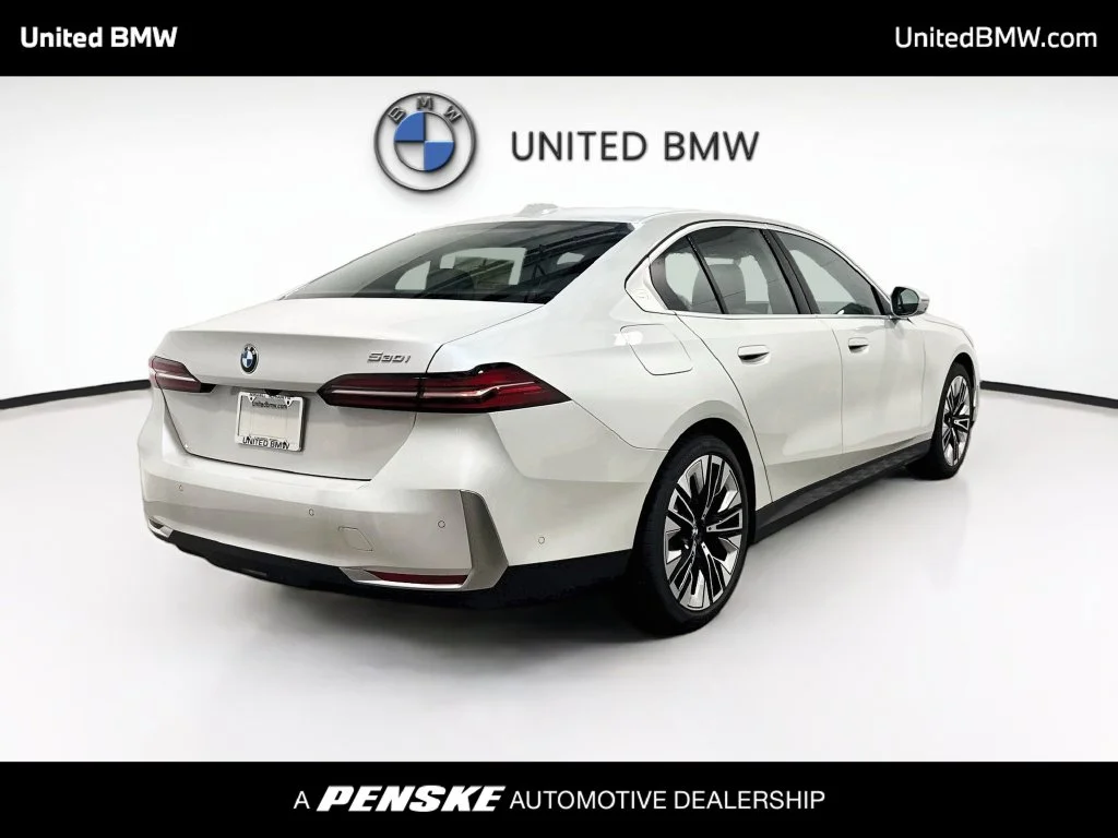 New 2027 Mineral White Metallic BMW 530i image 5