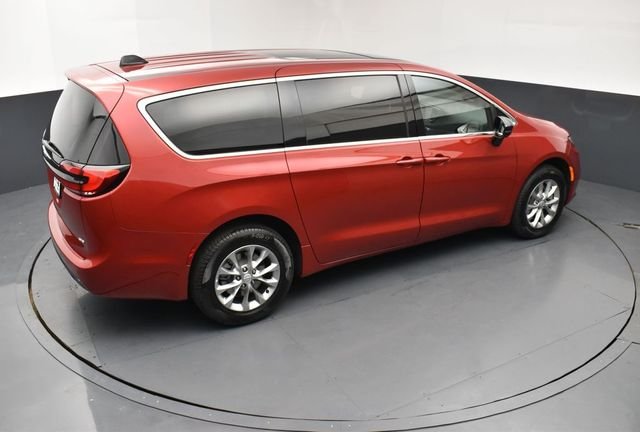 2026 Chrysler Pacifica Select - Photo 15