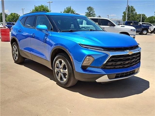 Used 2024 Blue Chevrolet LT w/2LT Front-Wheel Drive image 4