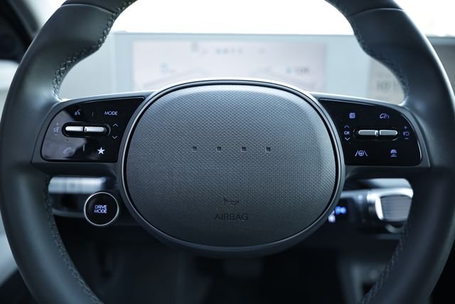 Used 2023 Cyber Gray Hyundai SE image 31