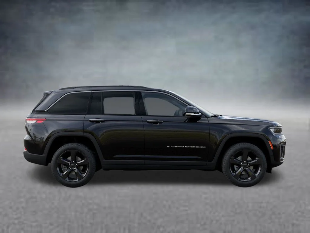 New 2026 Diamond Black Crystal Pearl-Coat Exterior Paint Jeep Limited image 21