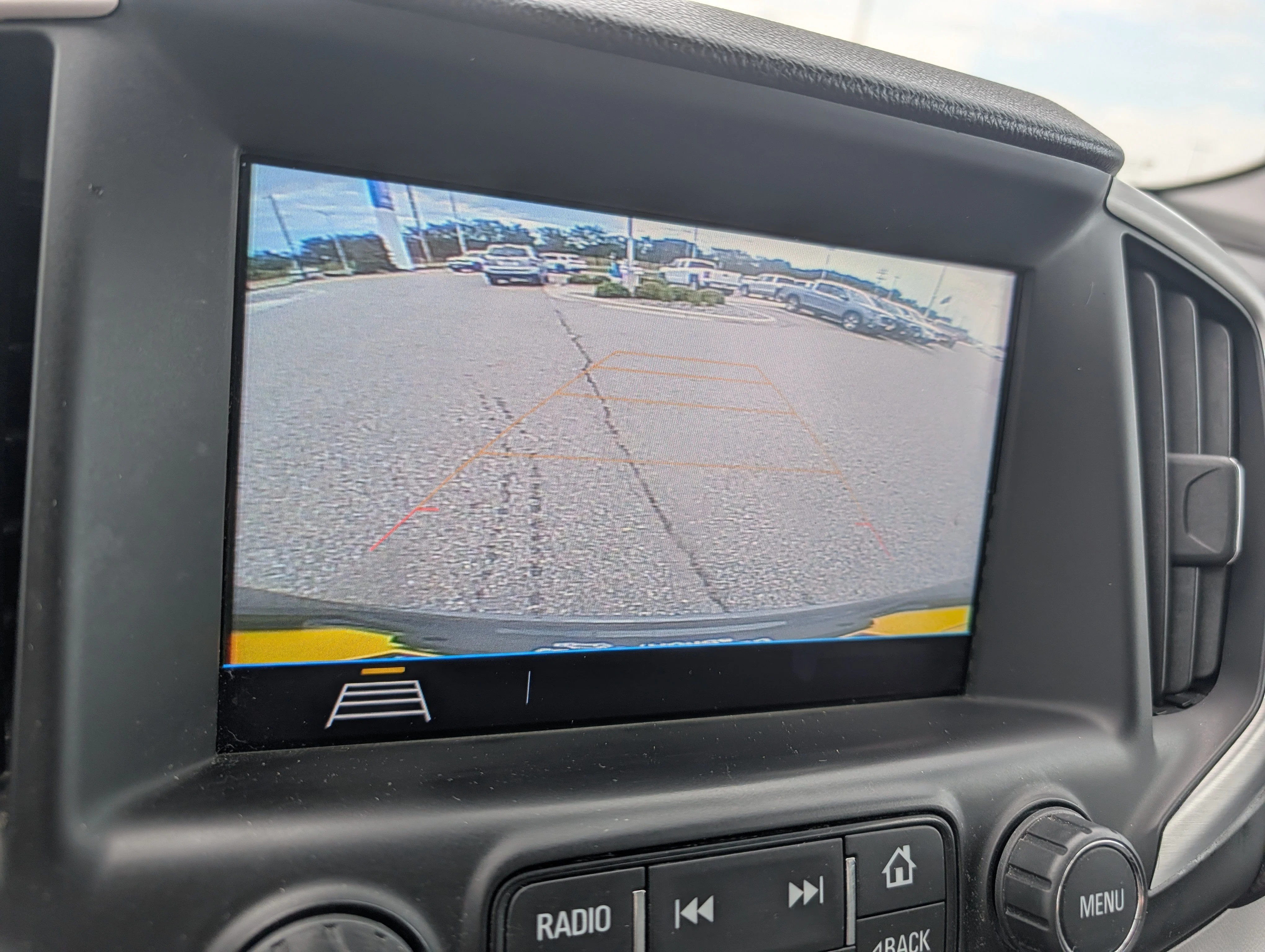 Used 2018 Graphite Gray Metallic GMC SLT image 31