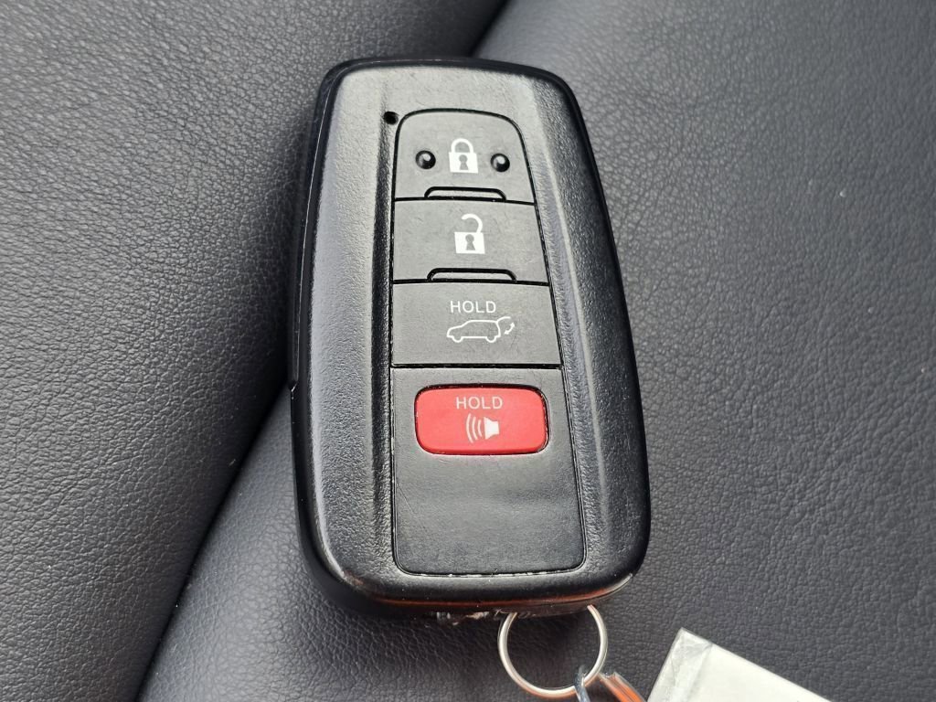 Used 2022 Magnetic Gray Metallic Toyota XLE Premium image 36