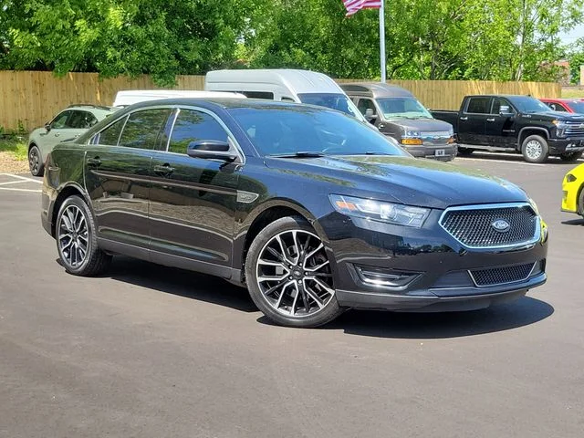 2018 Ford Taurus SHO AWD's photo