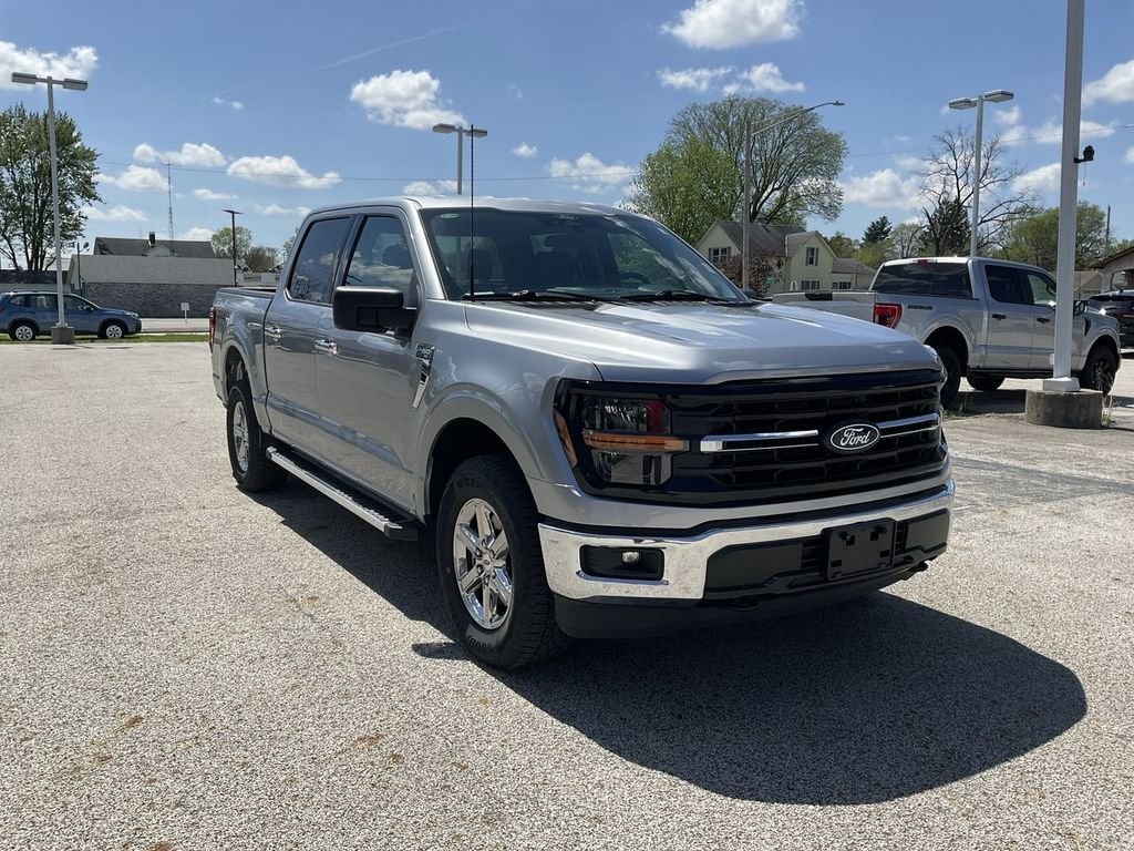 Used 2025 Silver Ford XLT image 1
