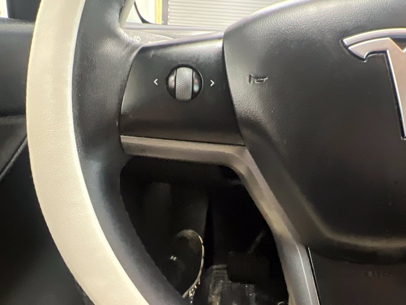 Used 2022  Tesla Long Range image 23