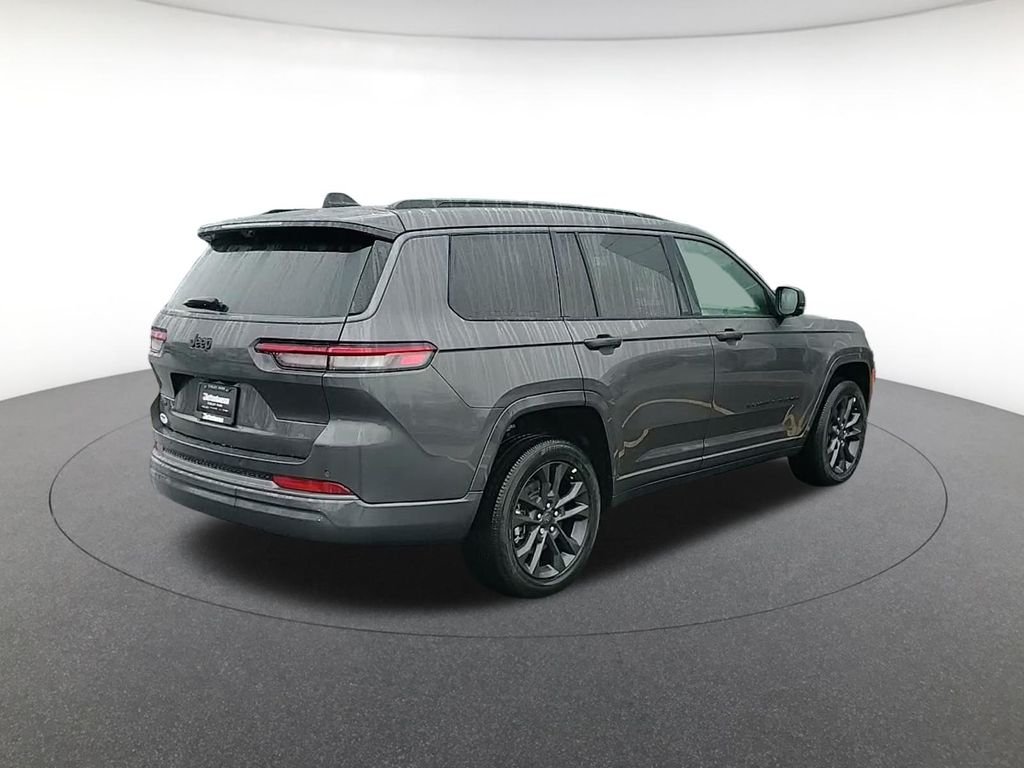 New 2026 Baltic Gray Metallic Clear-Coat Exterior Paint Jeep Limited image 5
