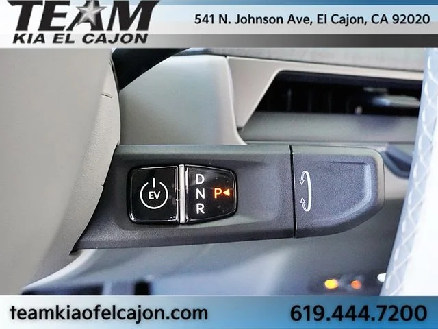 New 2026 Black Kia Wind image 39