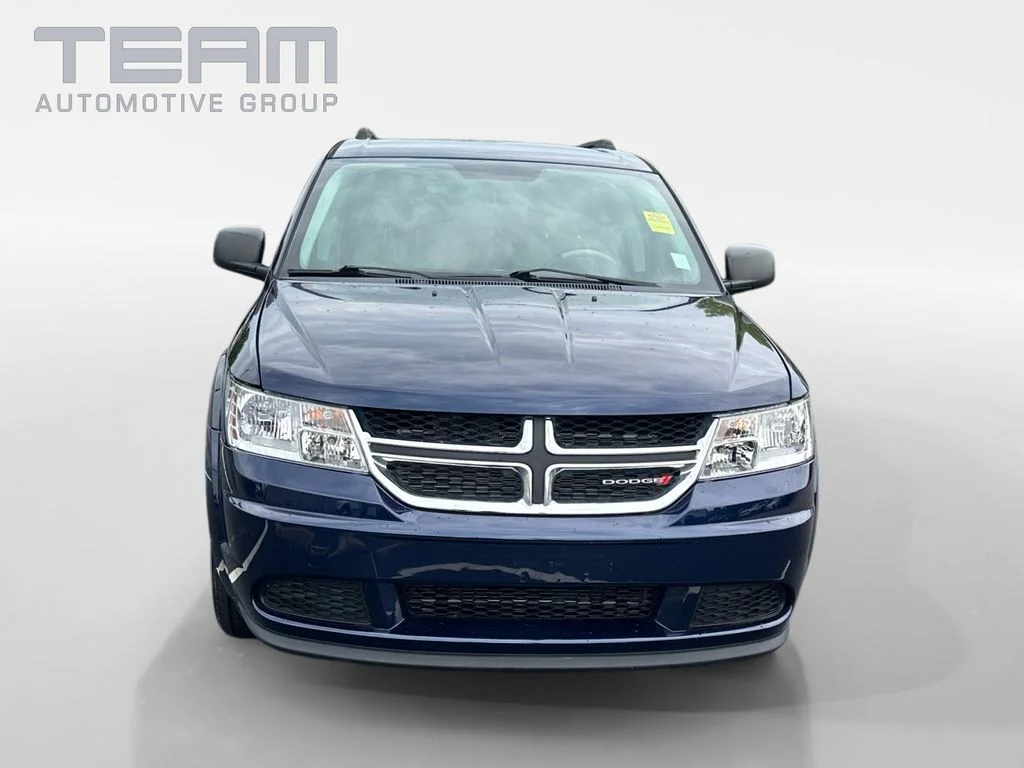 Used 2018 Blue Dodge SE image 2