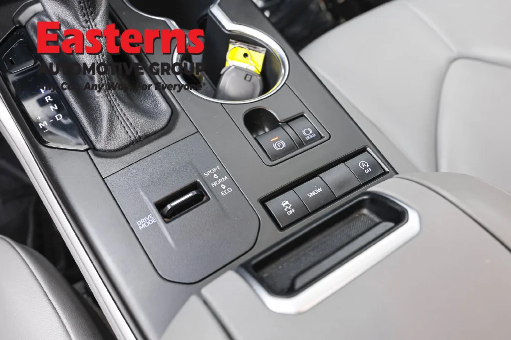 Used 2021 Silver Toyota XLE image 24