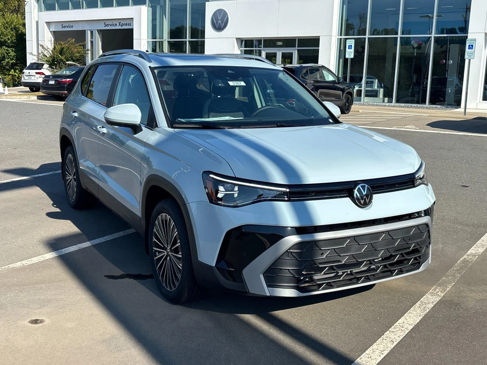 New 2027 Monument Gray Volkswagen SE image 7