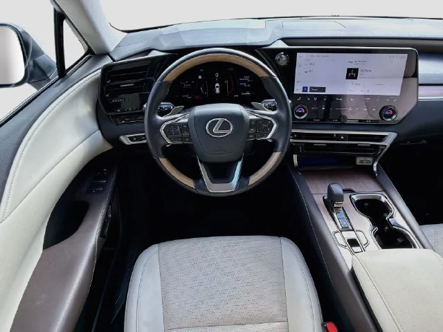 Certified Used 2026 White Pearl Lexus RX 350 Premium+ image 18